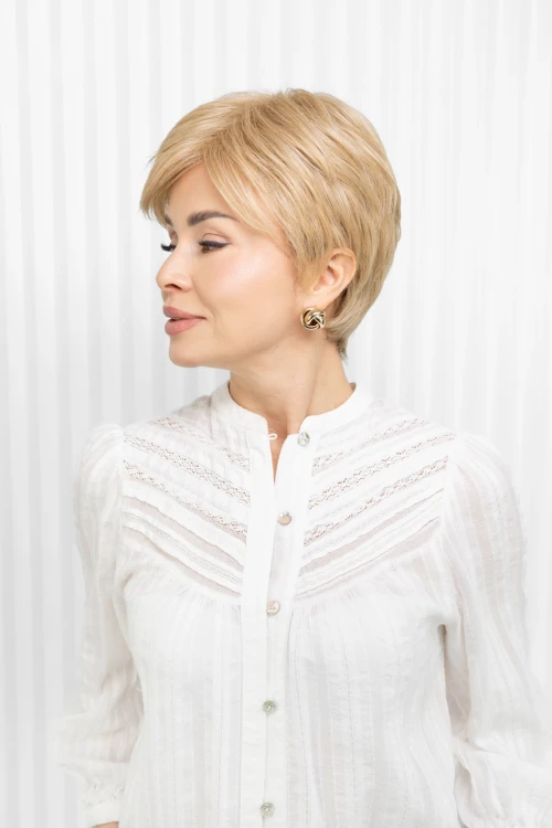 Peruka Izar color: sheer_blond_bok.webp