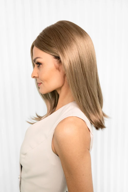 Peruka_Laurel_kolor: natural_blond_bok.jpg